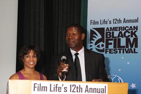 Grand Jury President Dennis Haysbert & Allstate’s Kimberly Turner present the “Be Reel” Film Award